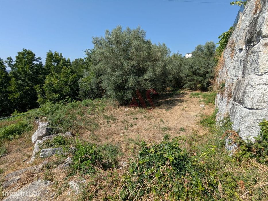 Terreno para Construção com 410 m² em Travassós, Fafe