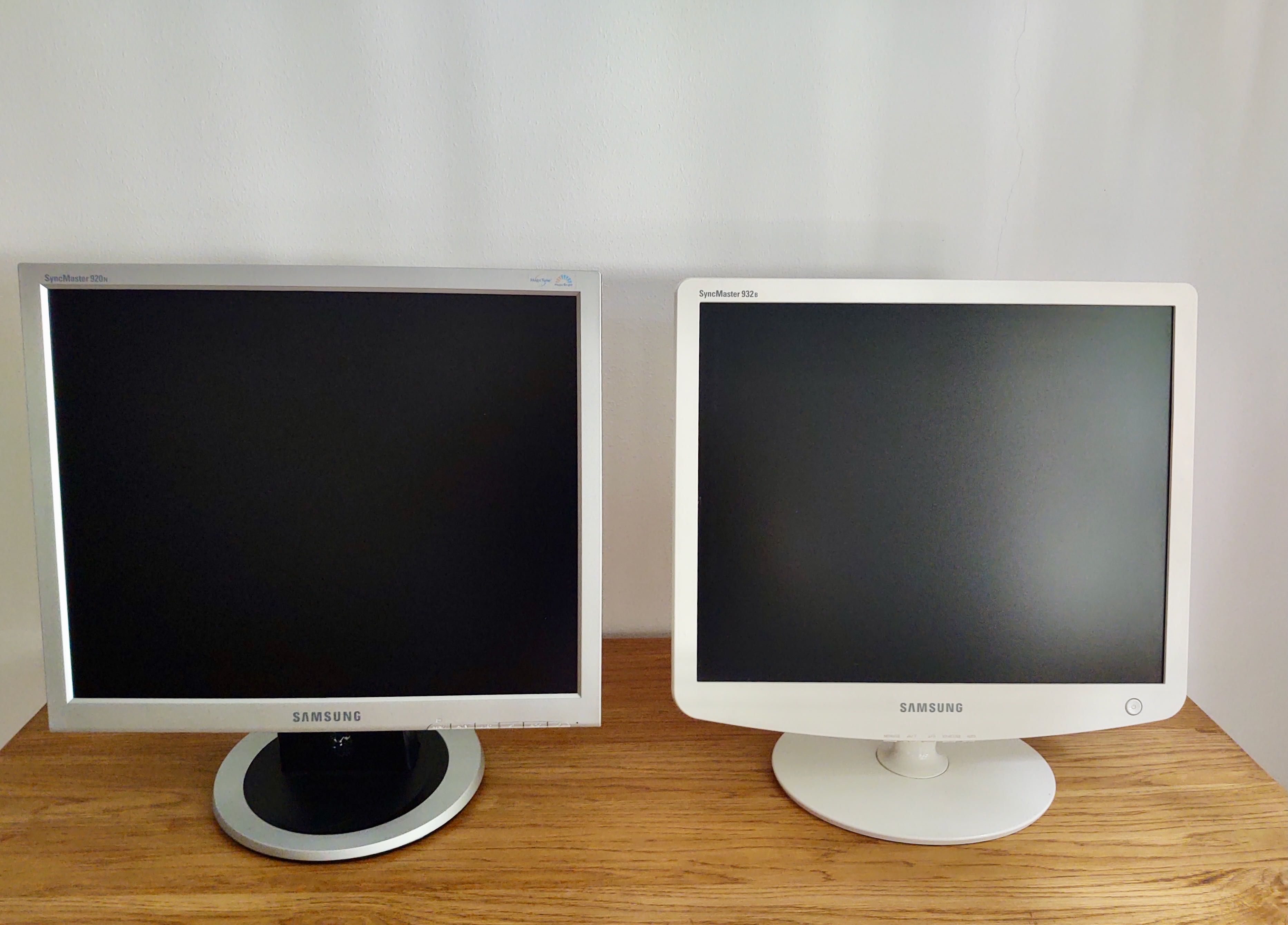 Dwa monitory SAMSUNG, dobry stan