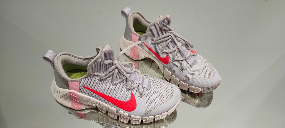Buty sportowe NIKE FREE  METCON r.43  28 cm