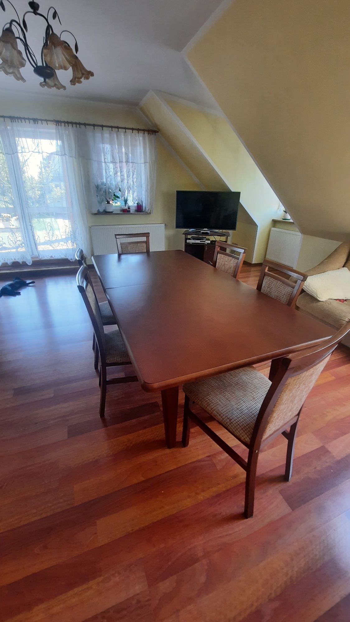 Duży stół do salonu - rozkładany