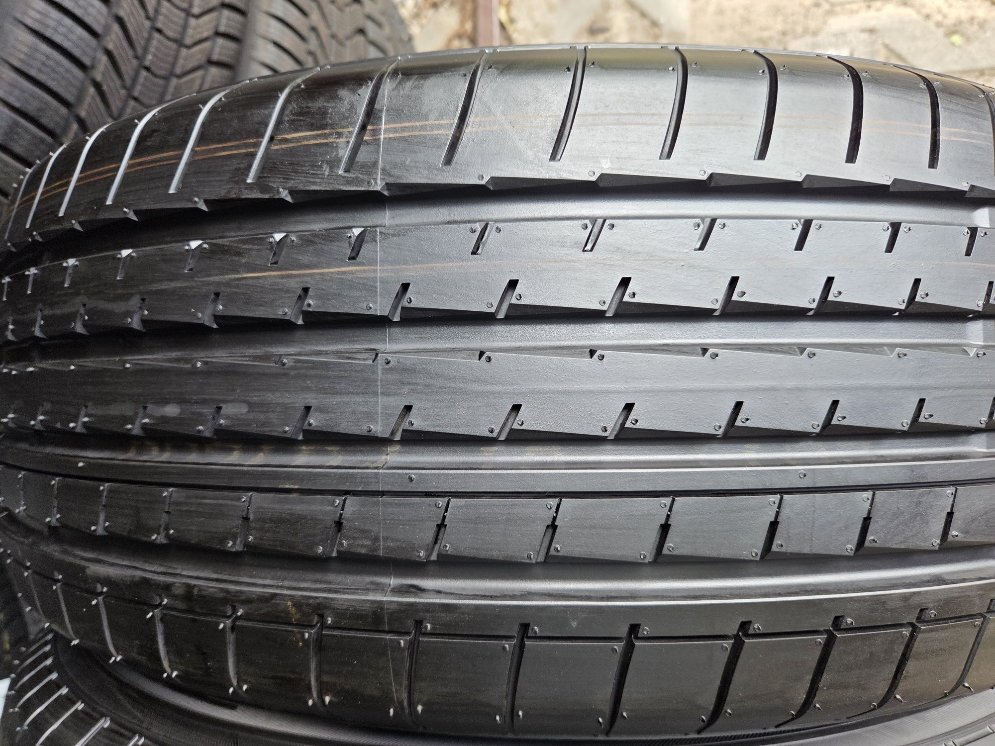 opony nowe 235/60R18 Yokohama ADVAN V61