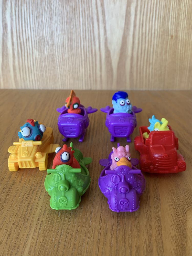 Zomlings 2017 (boneco + veículo)
