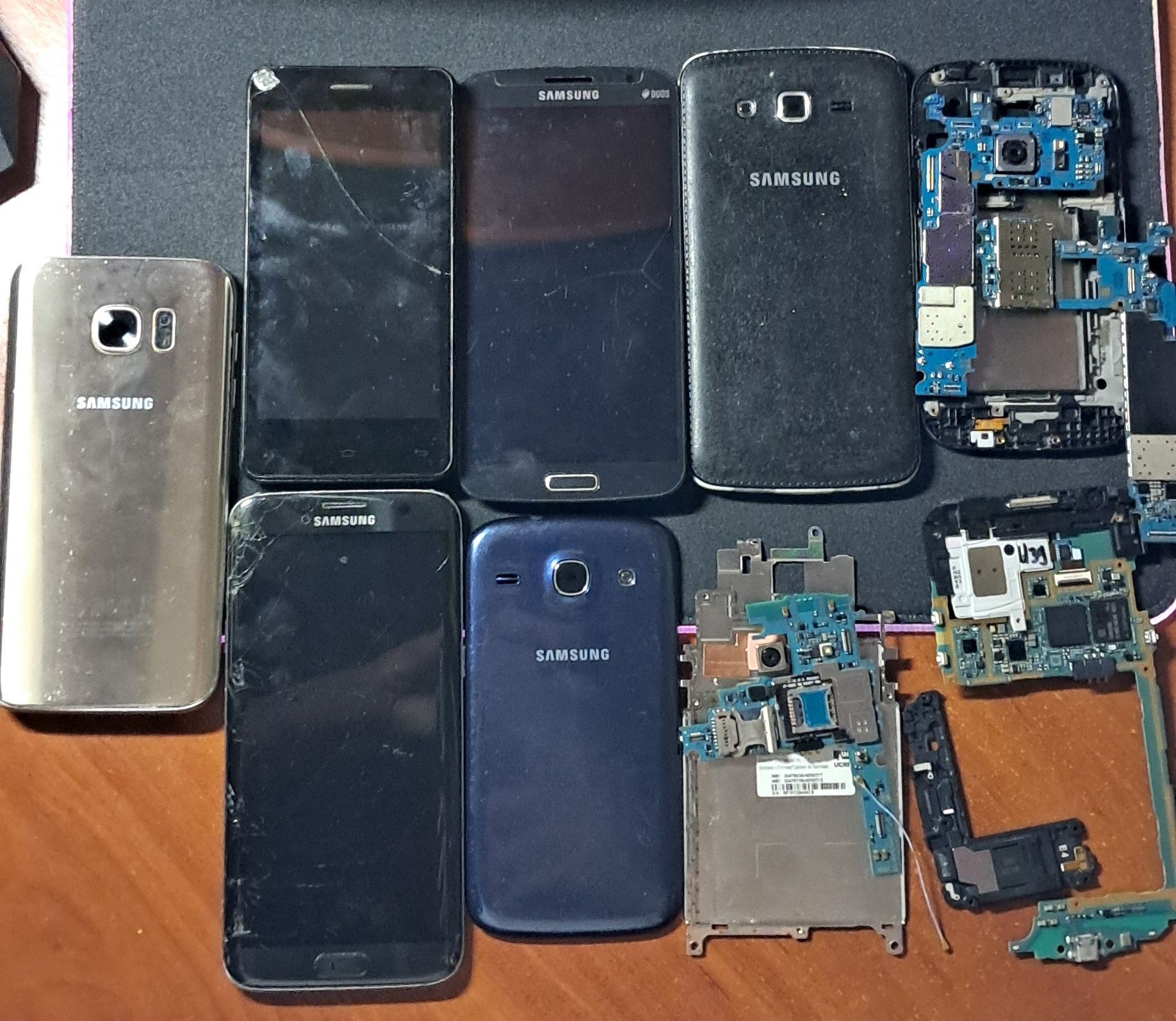 Запчасти на разные телефоны (samsung,coolpad,realme,fly)