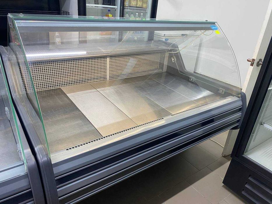 Холодильна вітрина.Вітрини холодильні Холодильник Шафа Витрина Шкаф