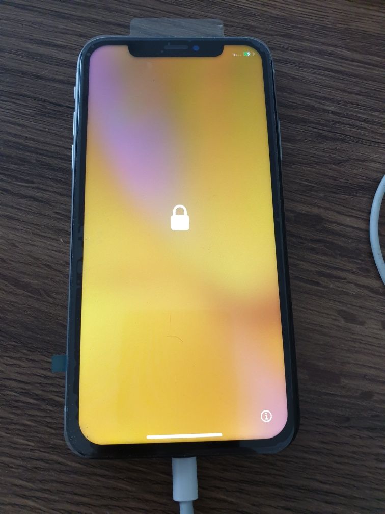 Iphone XR 64Gb , BATERIA 100%, Nowy Wyświetlacz ,