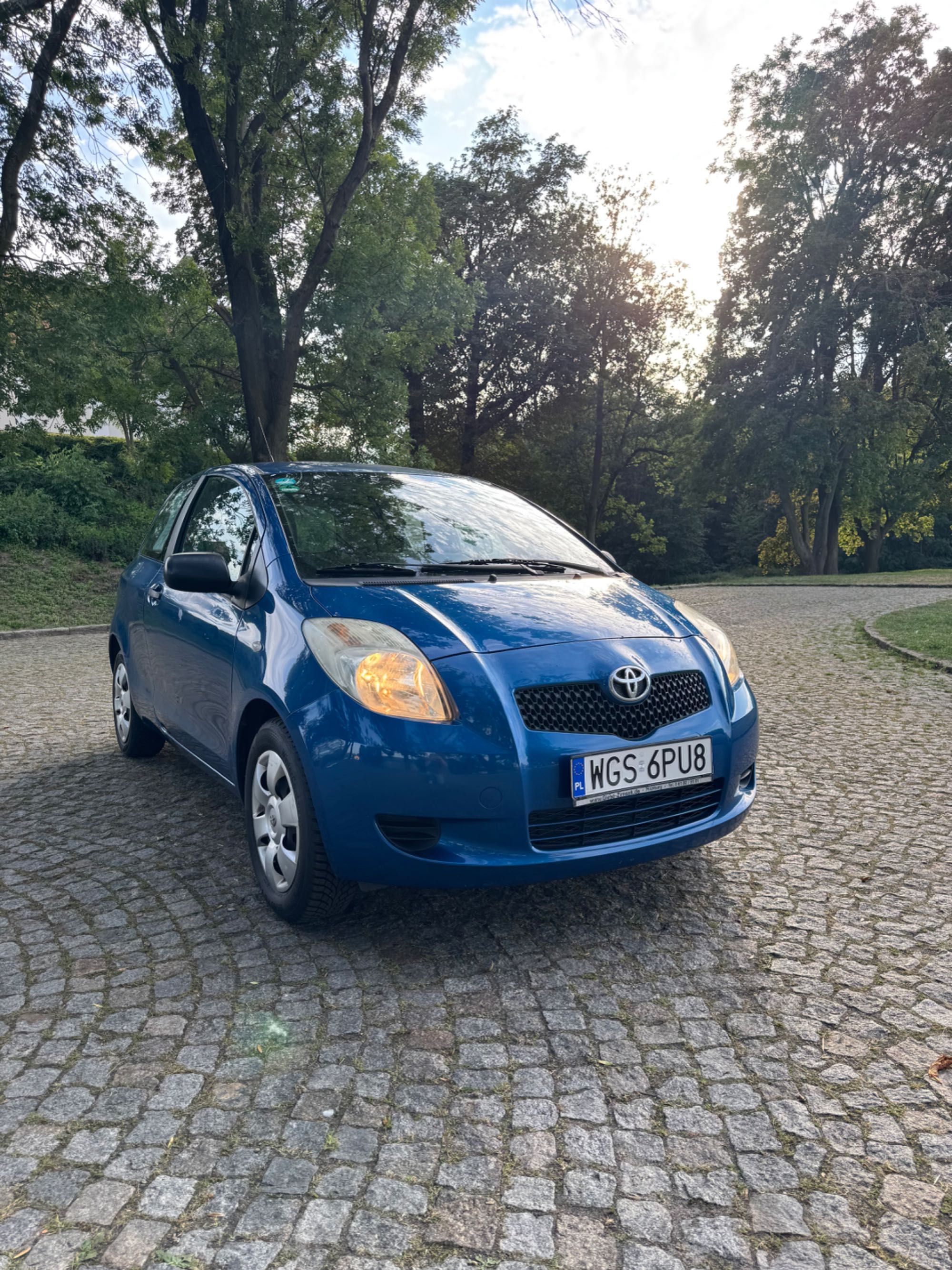 Toyota Yaris 1.0 benzyna bardzo dobry stan