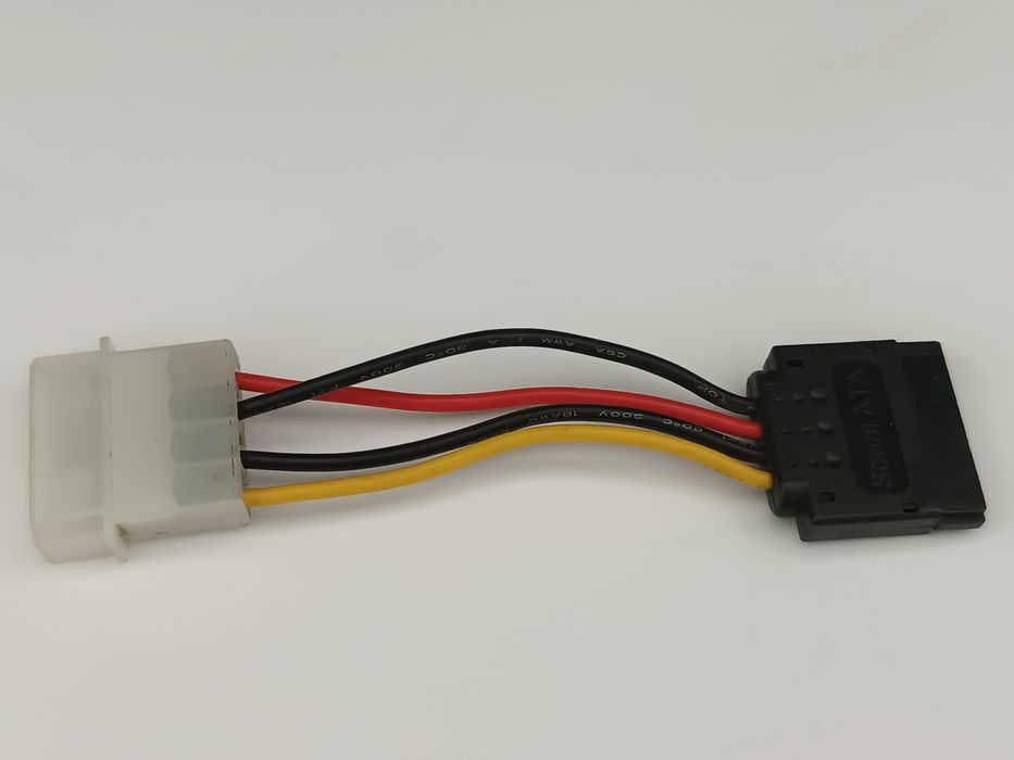 Перехідник живлення Molex (4pin) - SATA