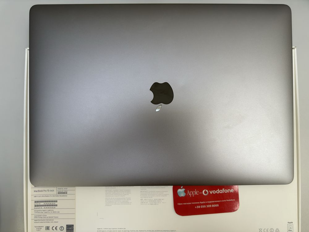 MacBook Pro 16/2Тb  UA 15.6 2017 space gr. Дефект!