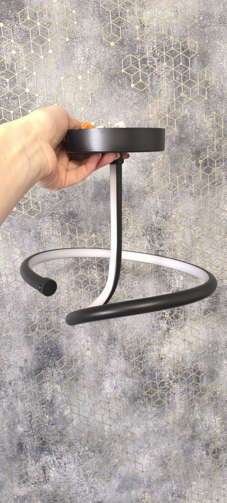 Nowa lampa sufitowa LED