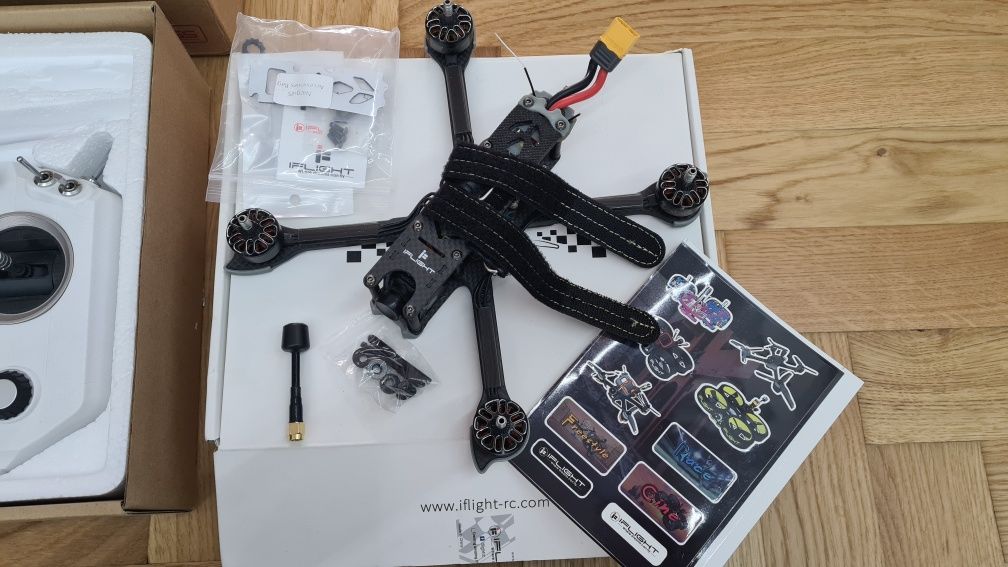 Dron FPV NAZGUL 5 aparatura TARANIS Q X7, google, Cały zestaw.