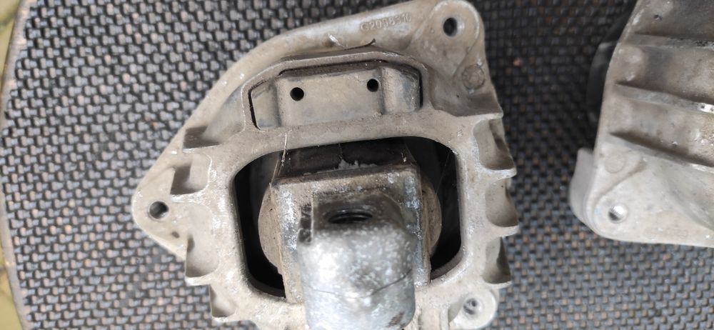 Подушки двигуна BMW 750 Li xDrive 2013 р.в