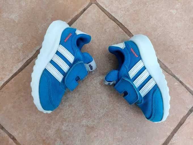 Buty Adidas dziecięce rozmiar 22 oryginalne stan bdb