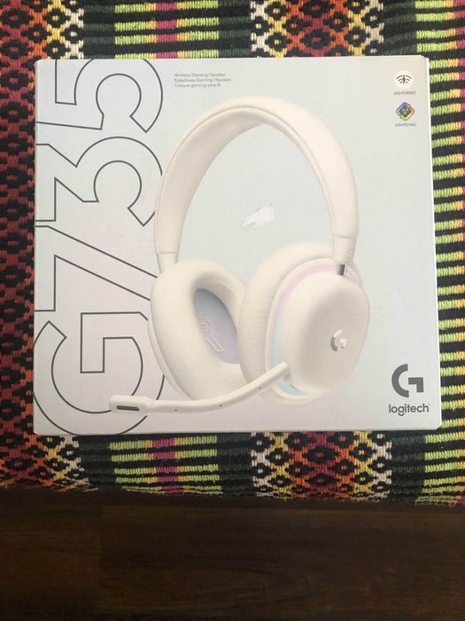 Headphones Logitech G735