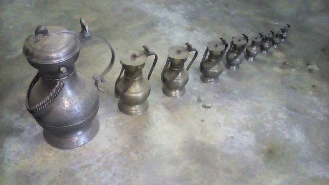 Jarras em estanho