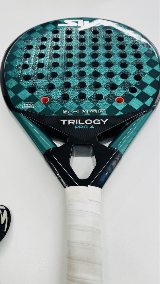 Raquete Siux Trilogy Pro 4 + Saco