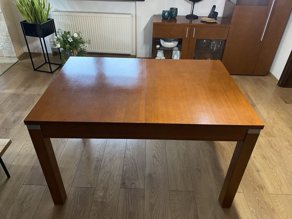 Komplet mebli do salonu 3x komoda+ stół rozkladany
