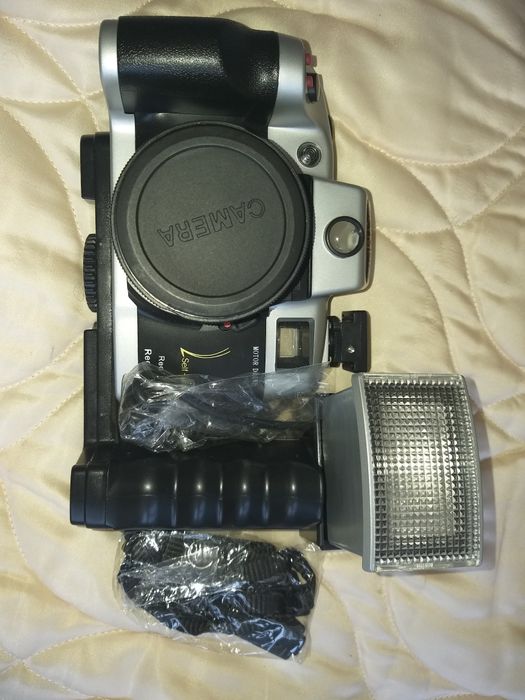 Máquina fotográfica a rolo Olympia (Ler a descrição)