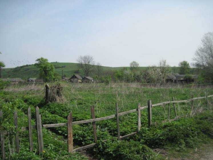 Продається  будинок із земельною ділянкою