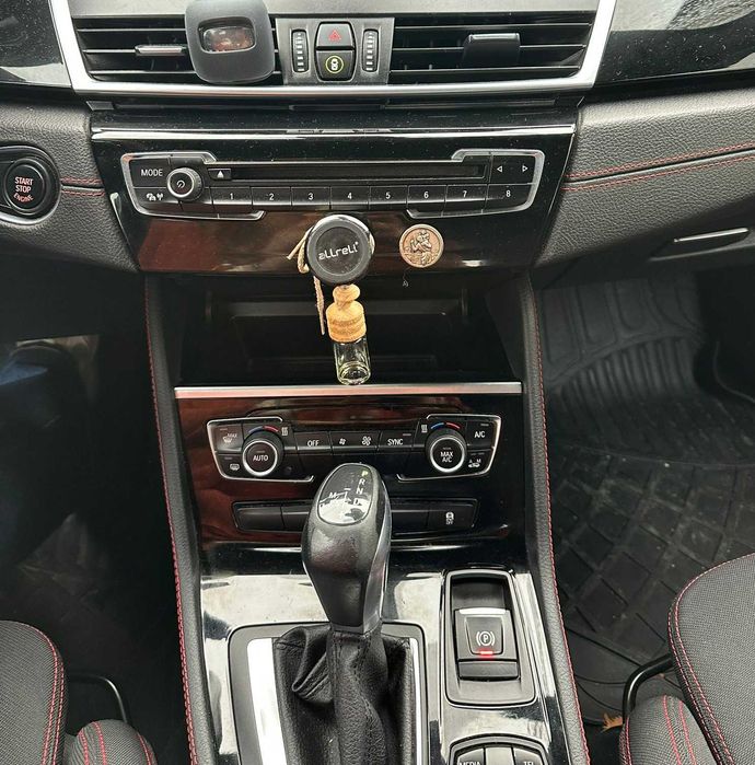 BMW Série 2 218i 1.5, caixa automática sport line