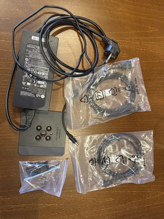 Monitor LG 32UN880 Ergo 4K – uszkodzona matryca, części, akcesoria