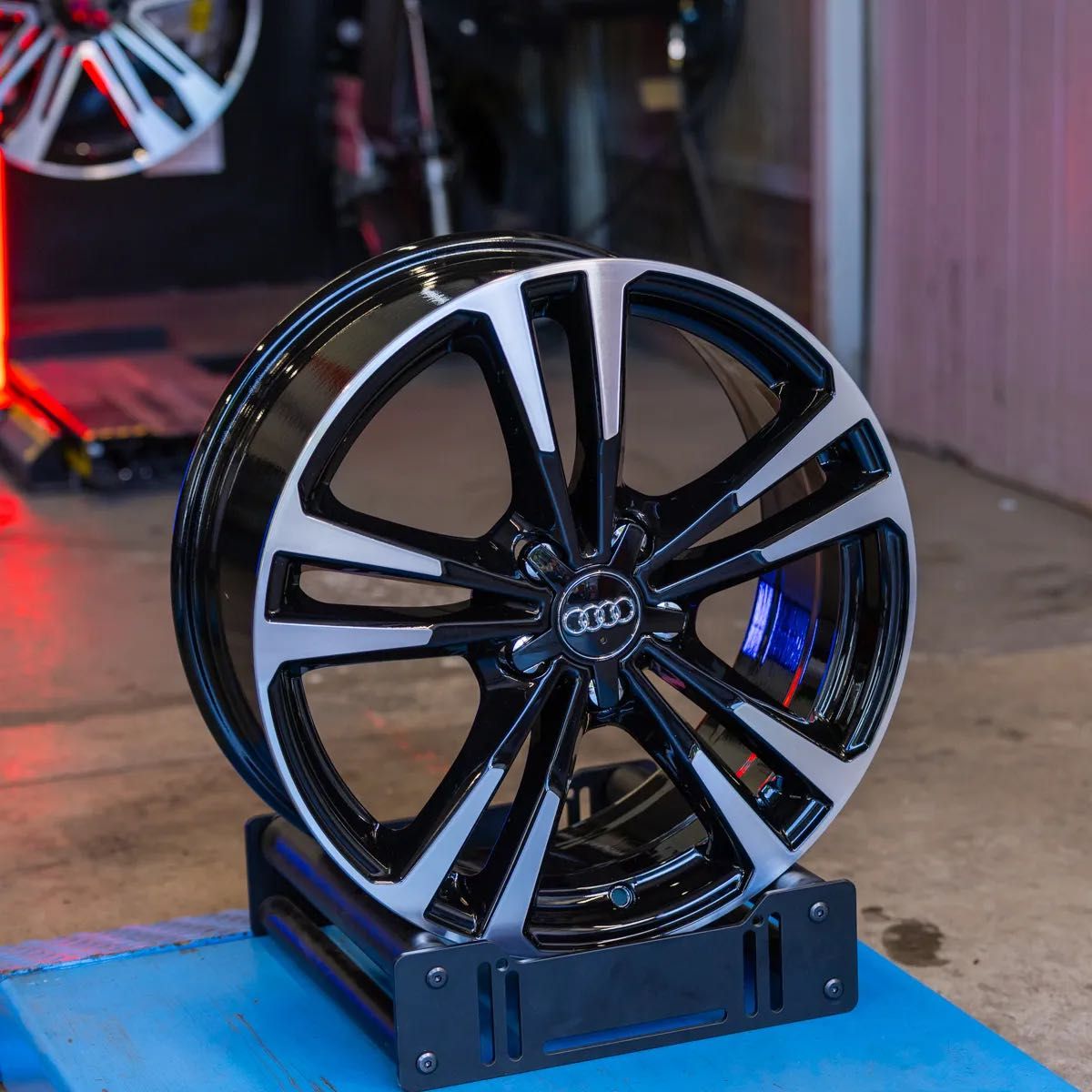 NOWE Oryginalne Felgi Audi 18 A3 A4 A6 A8 Q2 Q3 TT