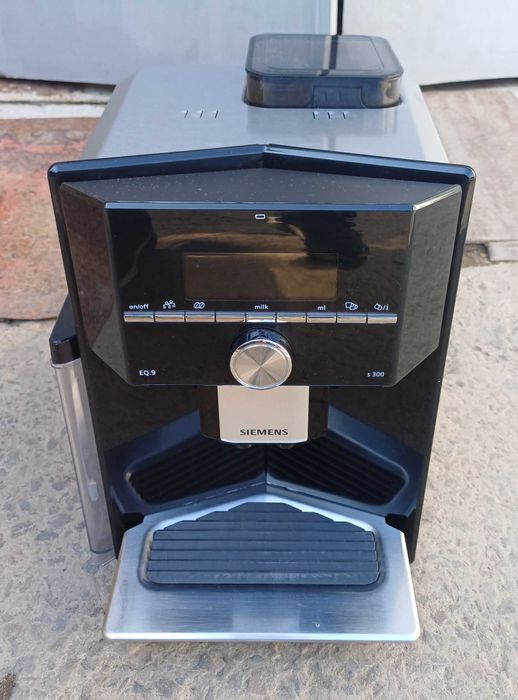 Кавоварка кавомашина Сіменс Siemens EQ.9 s300 TI903509DE чорна