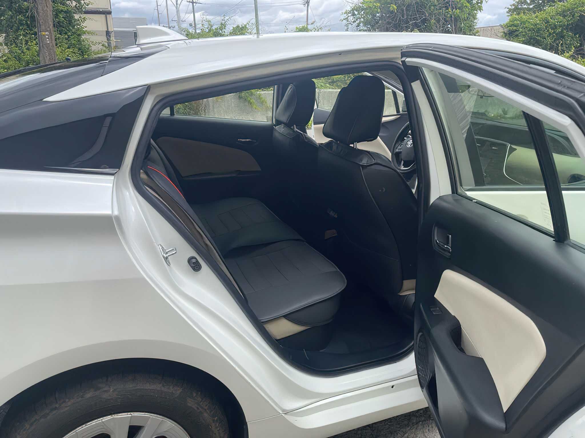 Toyota Prius LE 2020