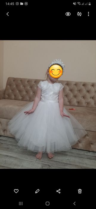 Біле пишне плаття, сніжинка