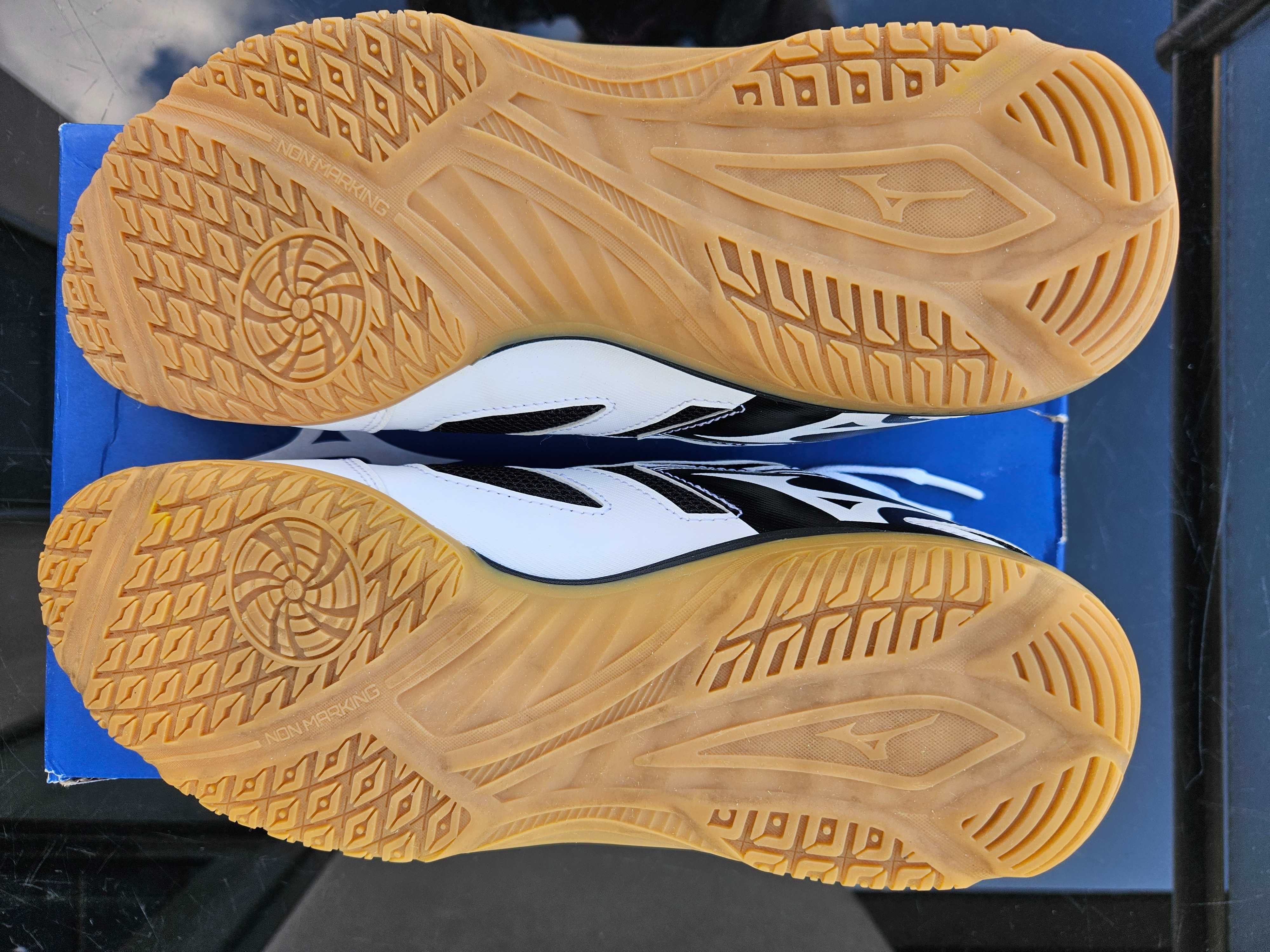 Nowe buty do tenisa stołowego MIZUNO CROSSMATCH SWORD, r.42,5 (27,5cm)