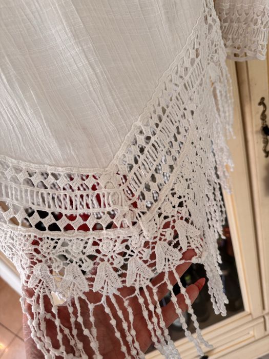 Włoska wakacyjna bluzka boho z frędzlami