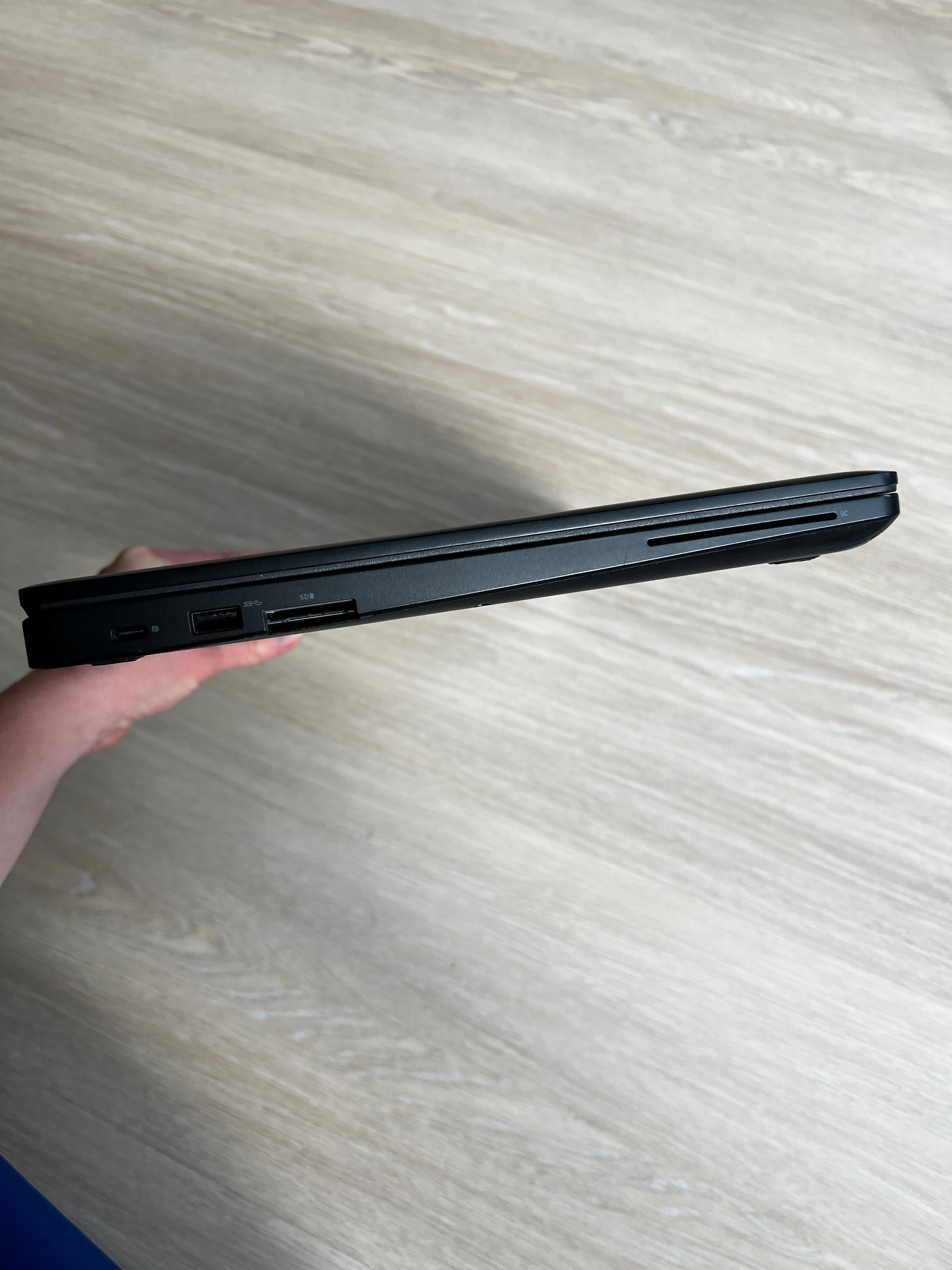 Laptop DELL Latitude 5590 i5-8 gen | WIN11 | 256GB M2 | FHD 15” | USB