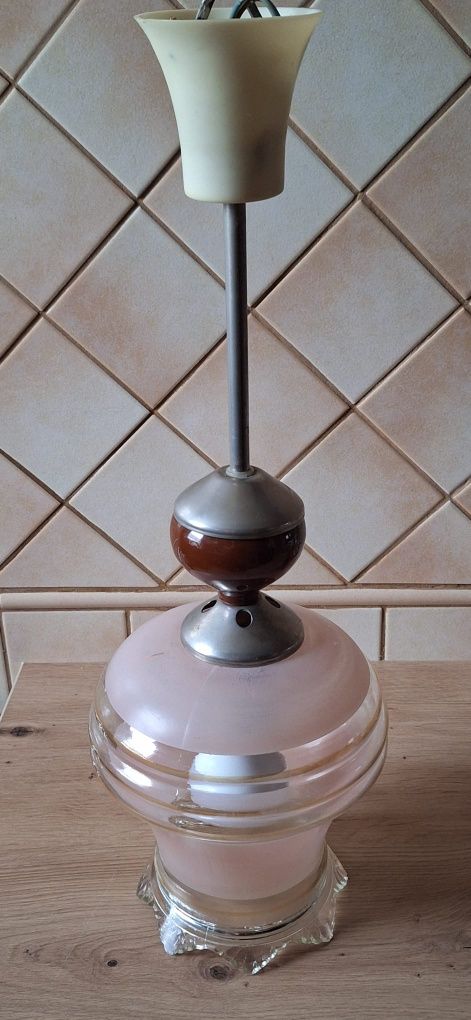 Lampa wisząca z okresu PRL-u