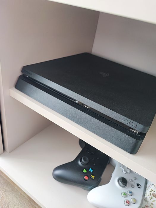 PlayStation 4 Slim 1TB