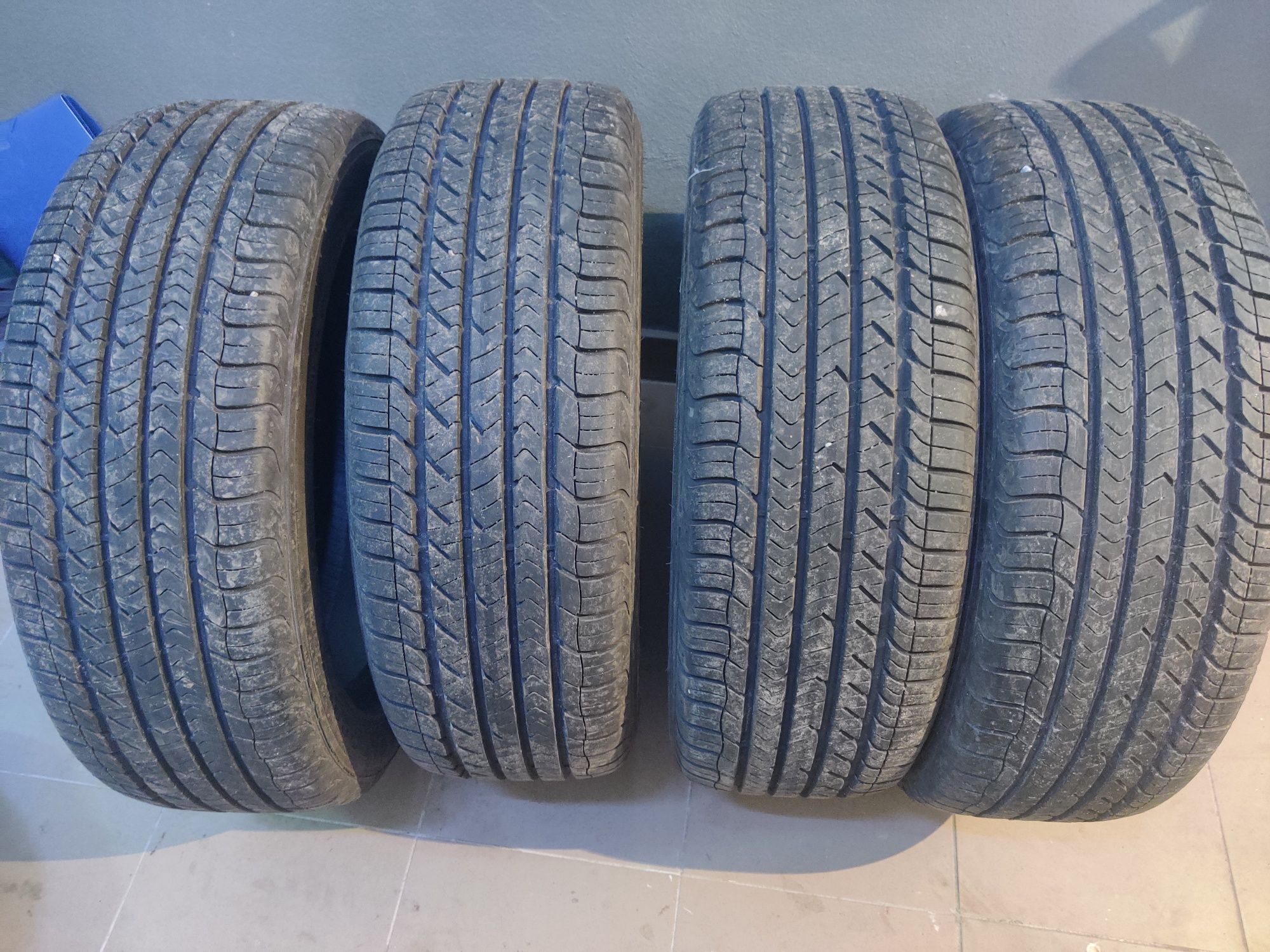 Шини літні Goodyear Eaglesport 215 55 r18