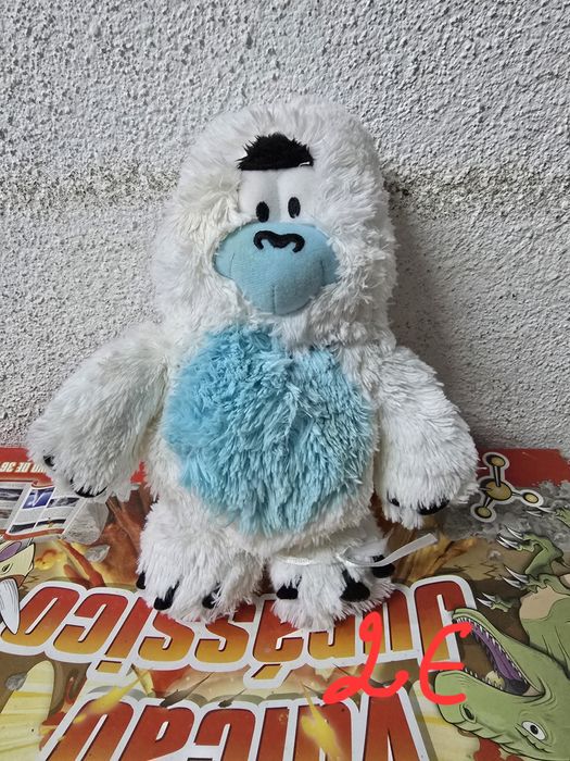 Peluches e brinquedos de vários tamanhos