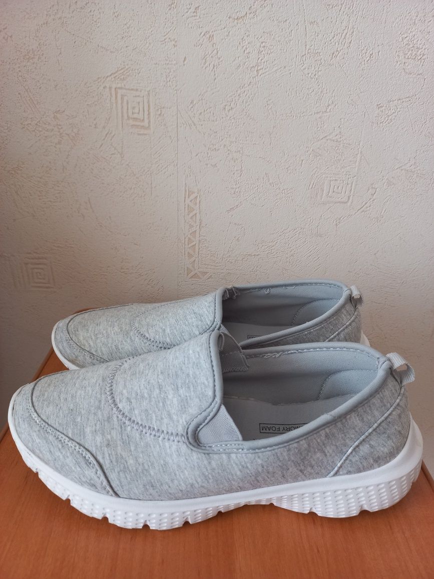 Сліпони Primark 39 р