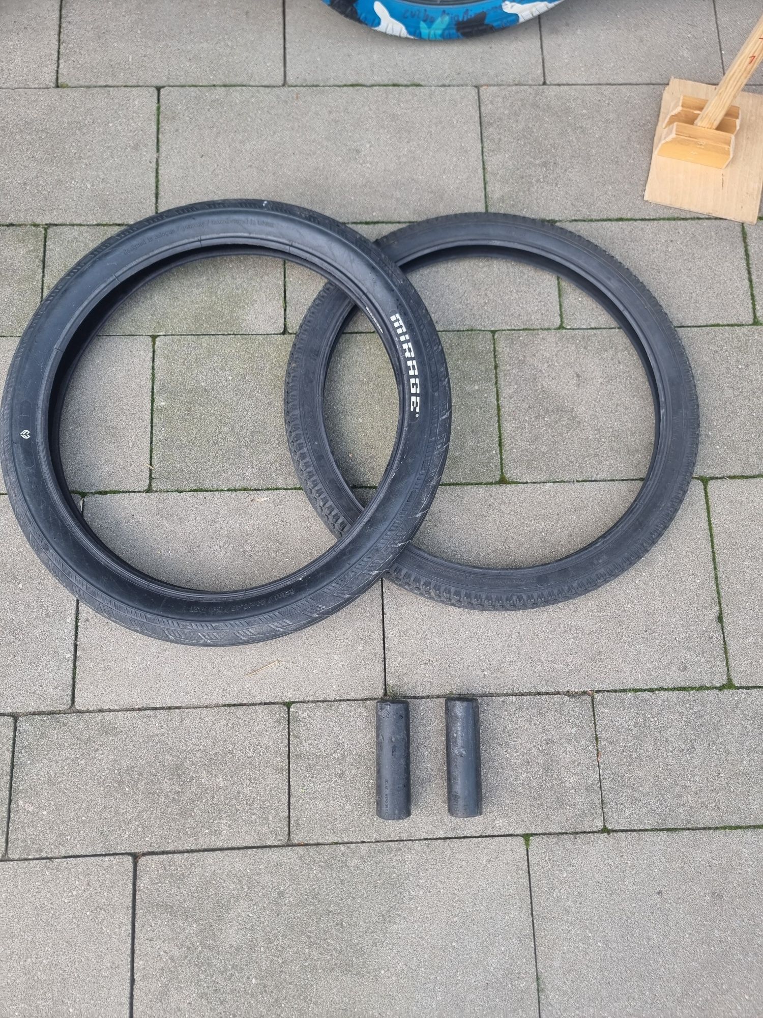 BMX WTP envy 9 + rampa, tyczka/płotek, 2 opony, pegi i kask