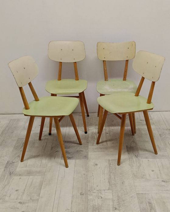 stół kuchenny vintage z krzesłami do jadalni  Czechosłowacja lata 60te