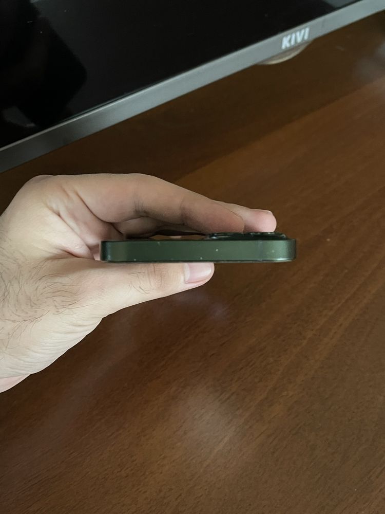 Продам IPhone 13 128gb Neverlock Green