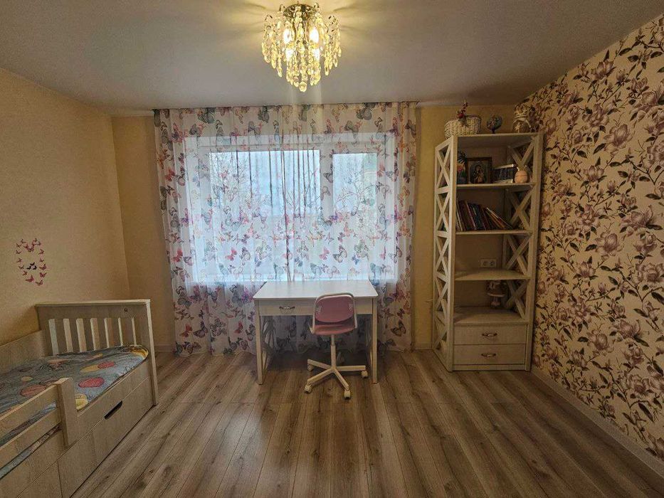 Продам трикімнатну квартиру