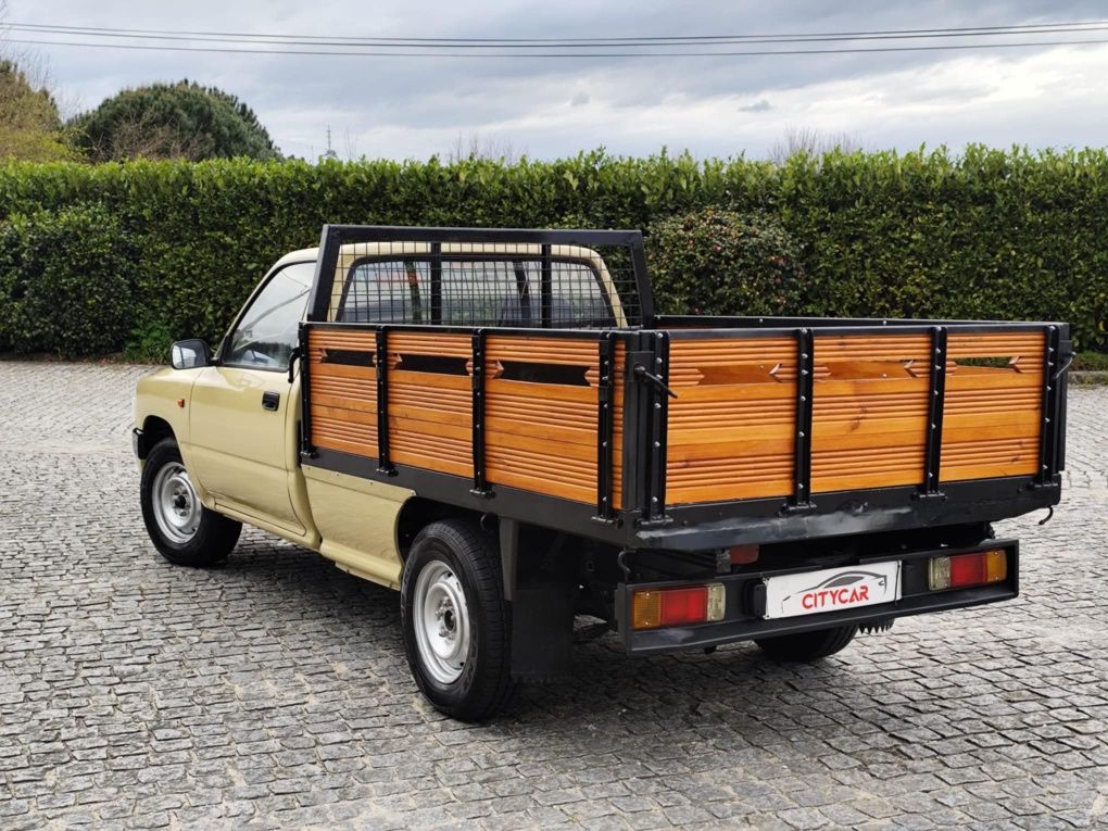 Toyota Hilux 2.4D 4x2 Direção Assistida