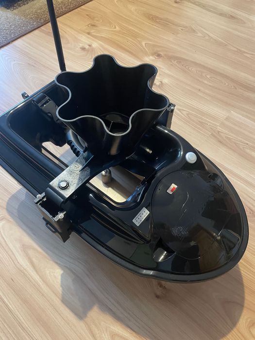 Łódka zanętowa Boatman Actor Plus Pro