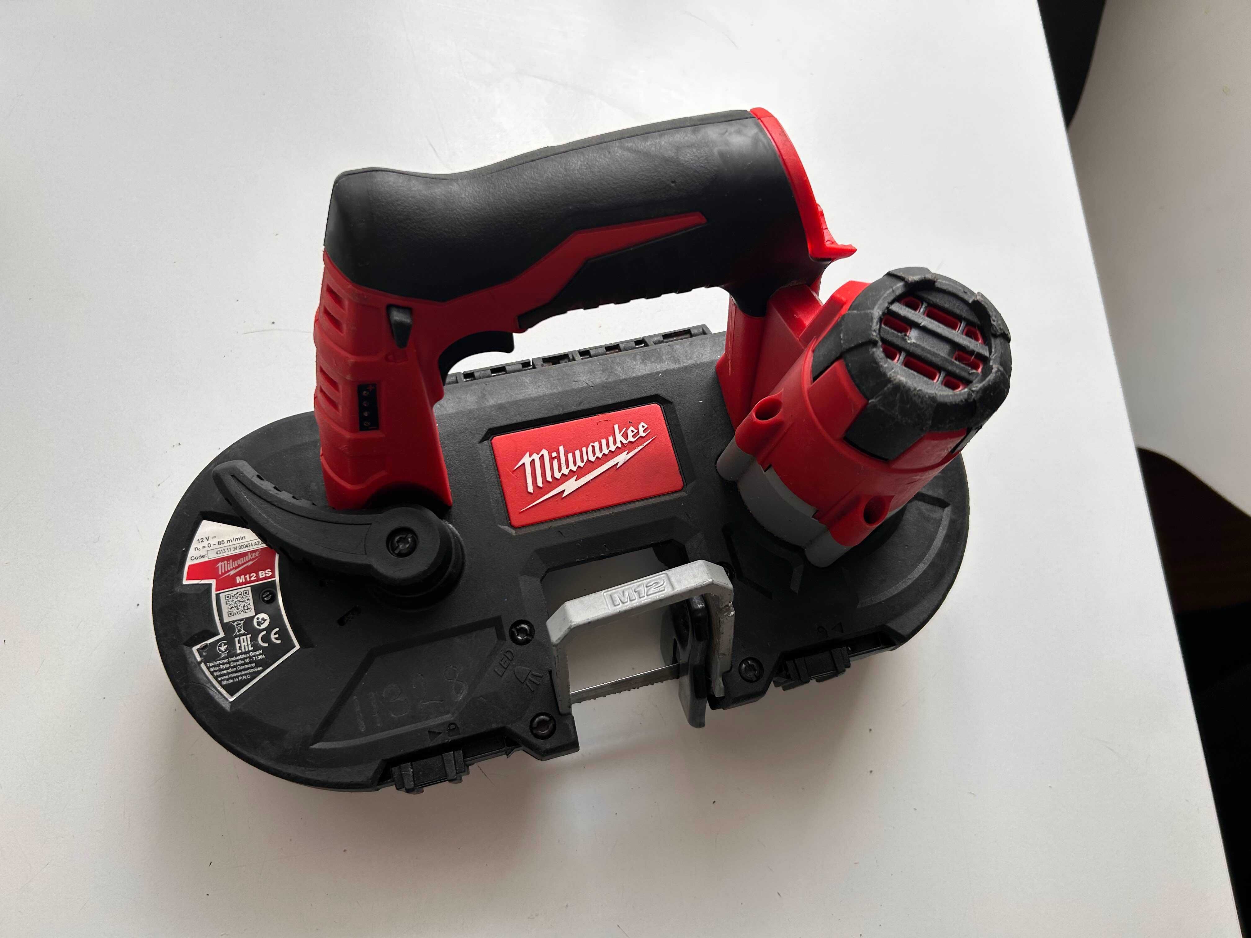 OKAZJA! Piła taśmowa Milwaukee M12 BS – bardzo dobry stan
