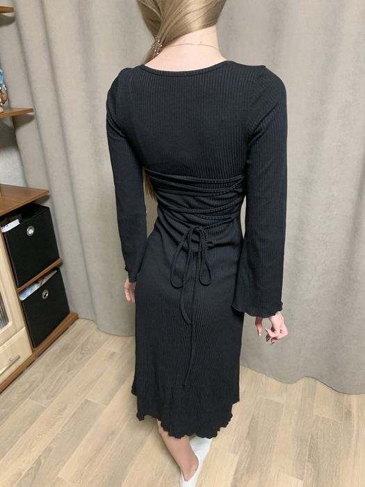 Трикотажне плаття в рубчик
