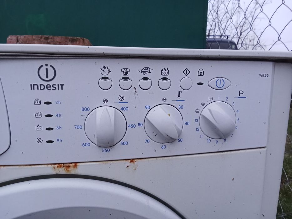 Продам пральну INDESITмашину на деталі