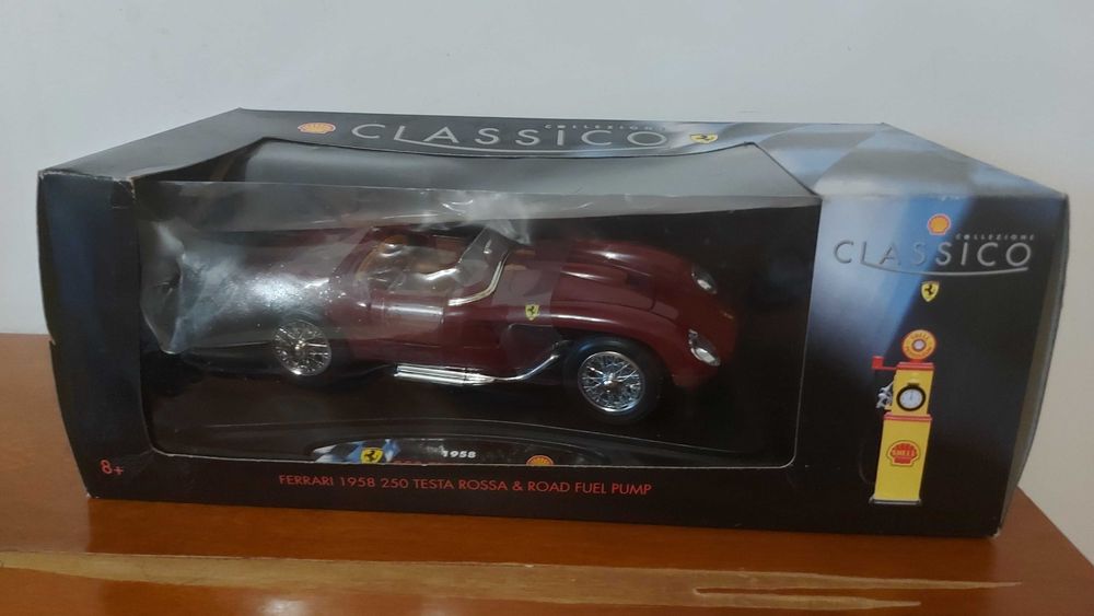 Collezione Classico Ferrari 1958_250 Testa Rossa & Road Fuel Pump