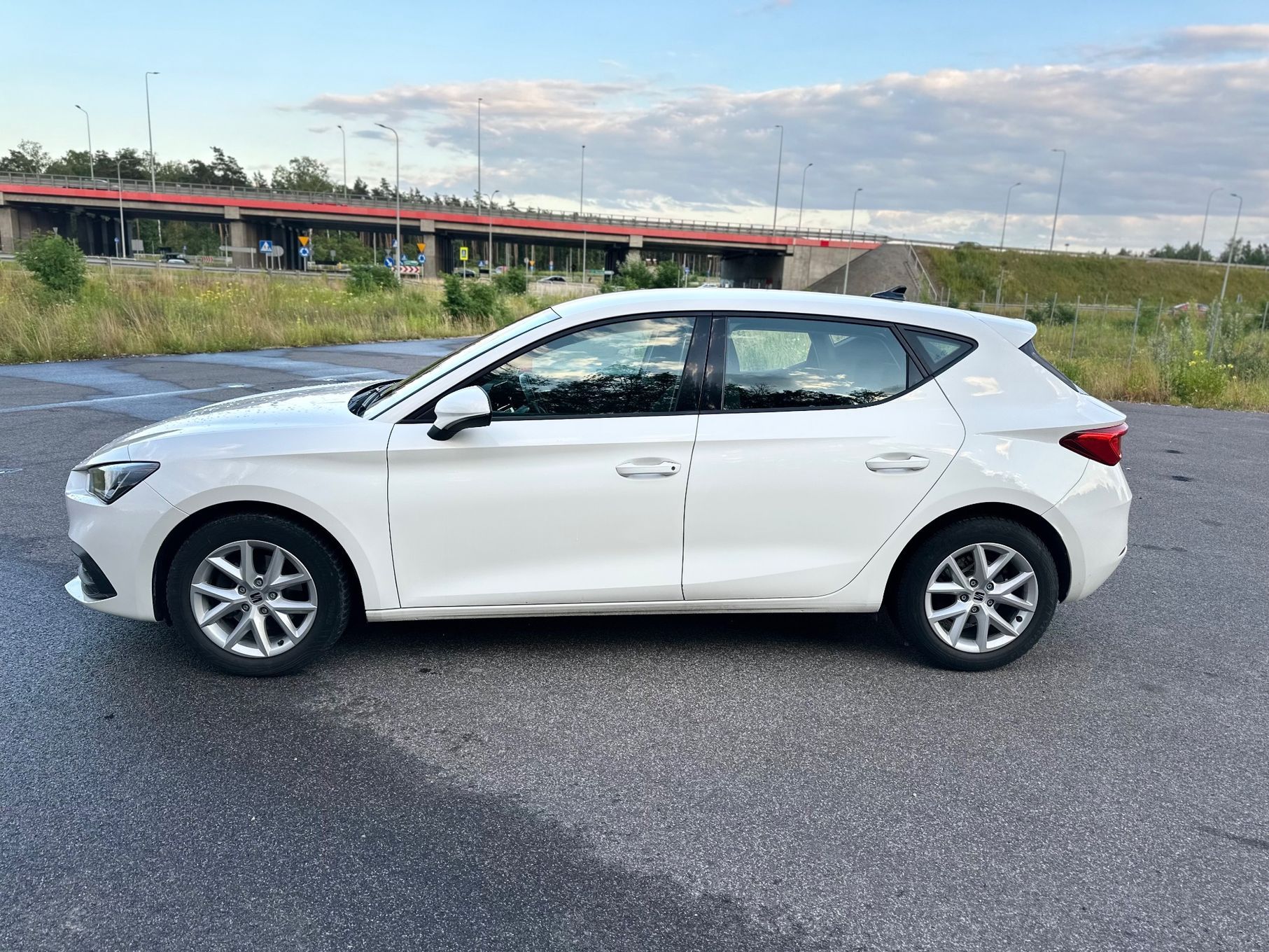Seat Leon Seat Leon IV • 1.5 TSI • 130 KM • 2021 • Salon PL