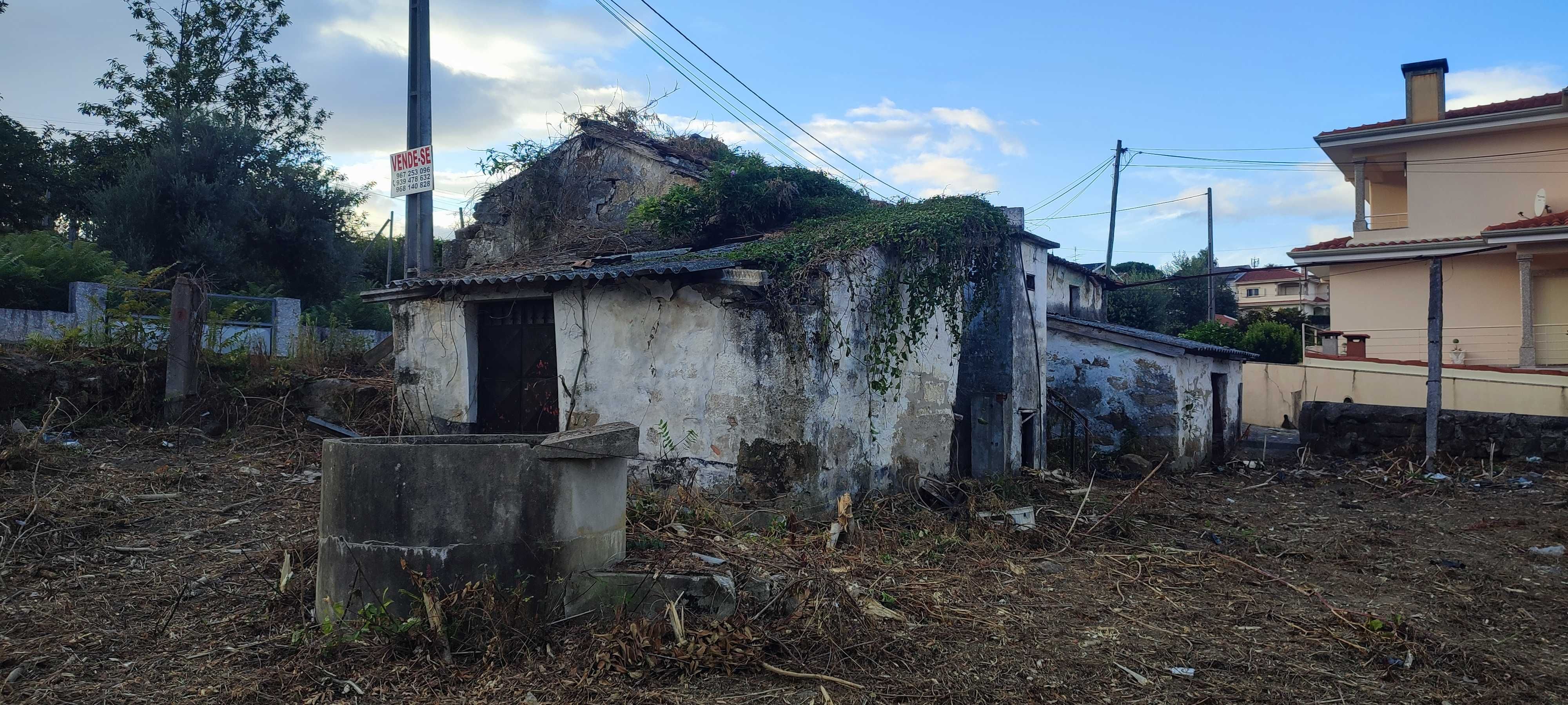Vende-se Terreno Urbano 1711 m2 p/ construção de até 3 vivendas T3.