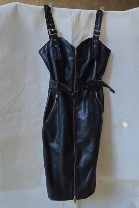 MOHITO przepiękna skórzana czarna sukienka 34 XS pasek wyszczuplająca