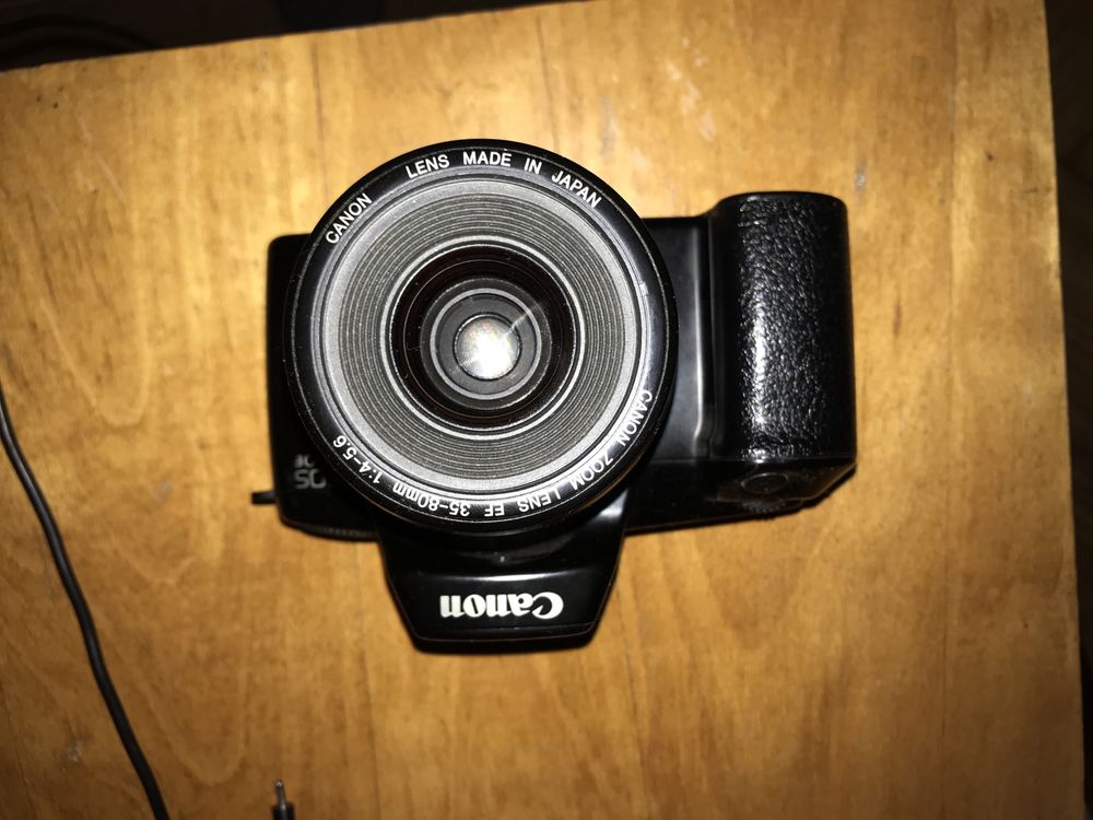 Продам фотоапарат Canon eos 1000f